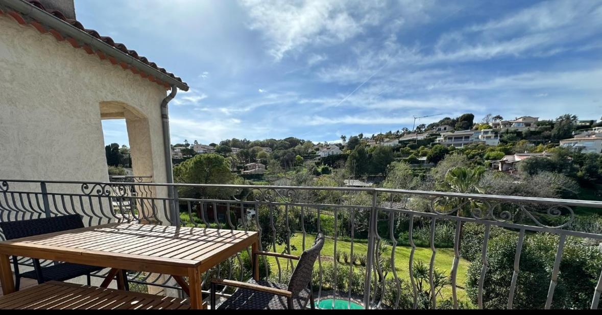 Villa Constance 3 Antibes - Spacieux Logement En Dernier Etage Luaran gambar